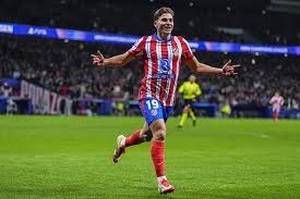 为什么本垒板后方的低亮度背景是打者的“生命线”